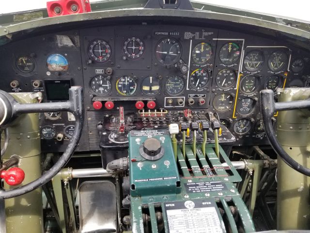 Boeing B-17 Flying Fortress (N9323Z) - B-17