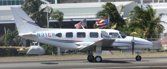 Piper Navajo (N31CR)