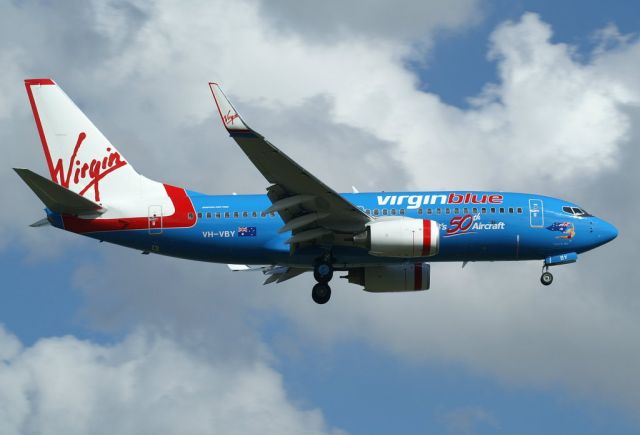 Boeing 737-700 (VH-VBY)