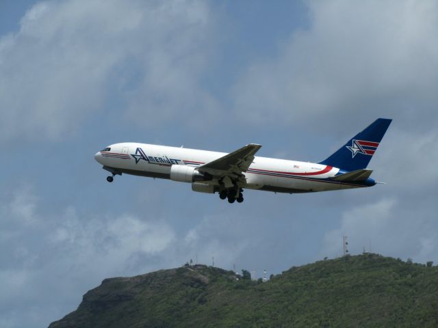 BOEING 767-200 (N739AX)