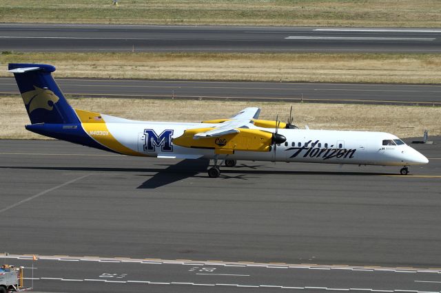 de Havilland Dash 8-400 (N403QX)