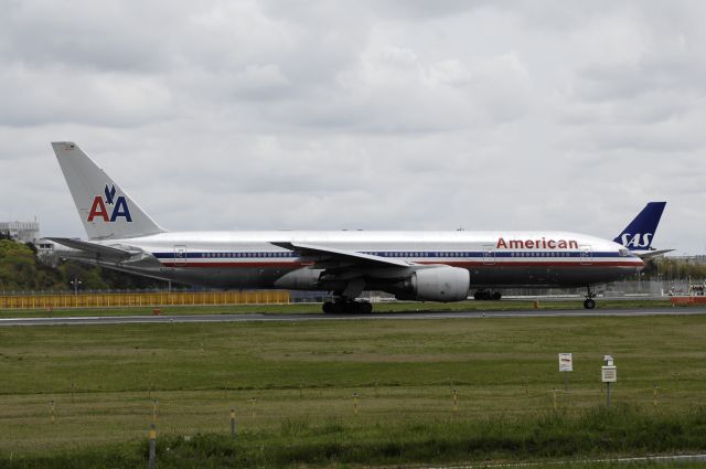 Boeing 777-200 (N765AN) - Departure at NRT Airport R/W16R on 2012/04/30