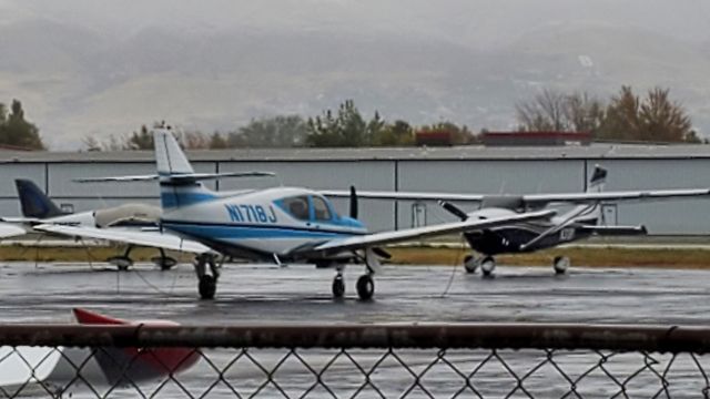Rockwell Commander 114 (N1718J)