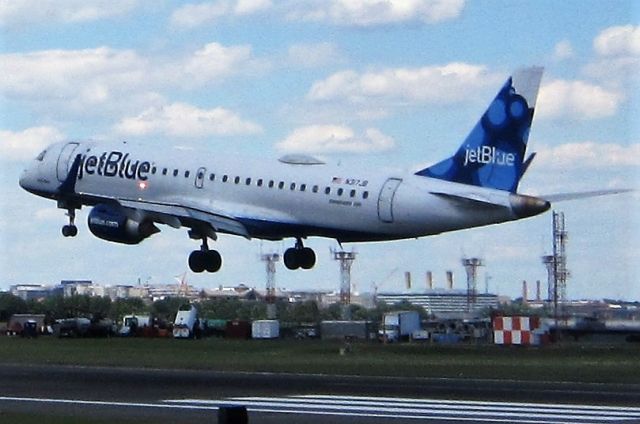 Embraer ERJ-190 (N317JB)