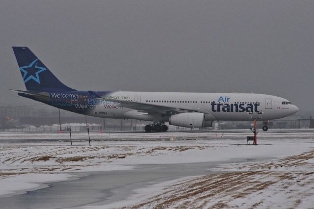 Airbus A330-200 (C-GTSJ) - Air Transat A332 with New color