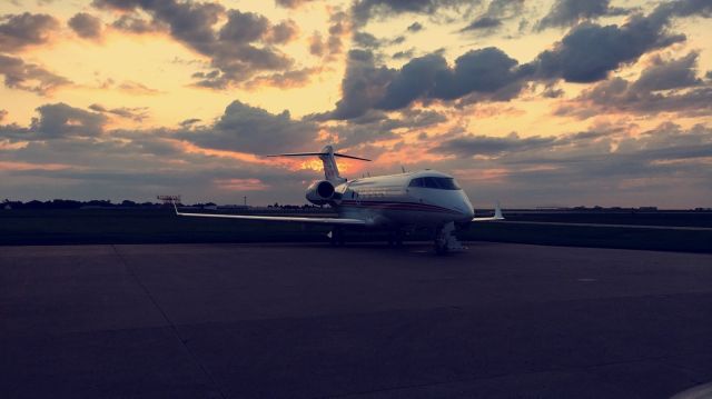 Bombardier Challenger 300 (N941SP) - Challenger 300
