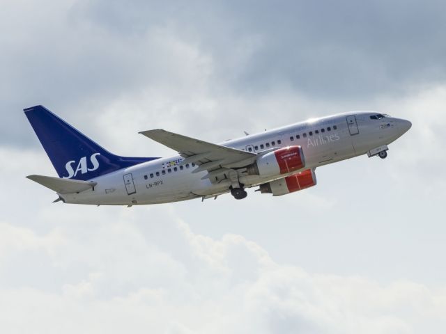 Boeing 737-700 (LN-RPX)