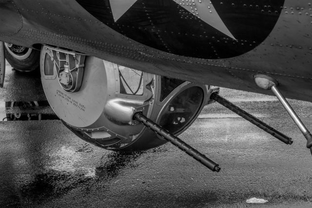 — — - B17 Gunner