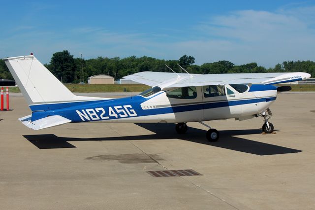 Cessna 177RG Cardinal RG (N8245G)