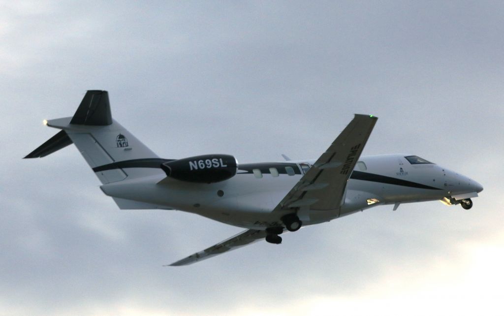 Pilatus PC-24 (N69SL)