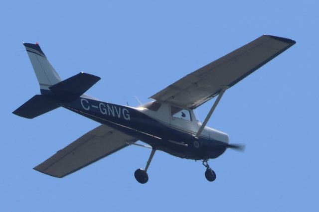 Cessna 152 (C-GNVG) - C-GNVG Cessna Commuter 152 Cargair Ltee. Survolant la ville de Lavaltrie QC. Le 26-05-2025 à 11:15.