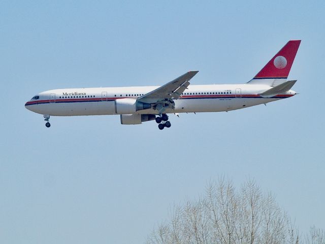 BOEING 767-300 (I-AIGG)