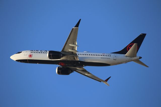 Boeing 737 MAX 8 (C-FSLU)