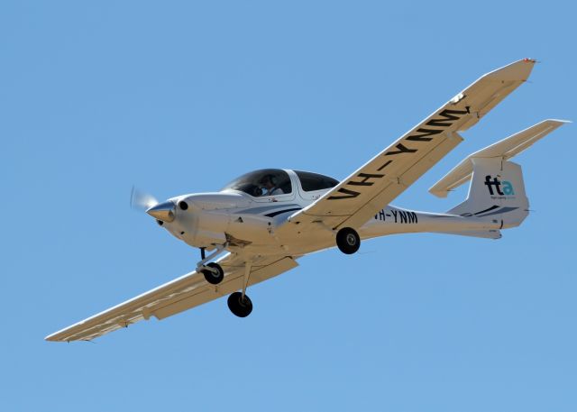 Diamond Star (VH-YNM) - FLIGHT TRAINING ADELAIDE - DIAMOND DA-40 DIAMOND STAR - REG VH-YNM (CN 40.1152) - PARAFIELD ADELAIDE SA. AUSTRALIA - YPPF (26/11/2014)550D CANON 300 LENSE.