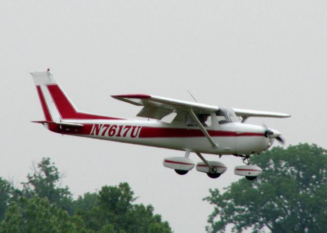 Cessna Commuter (N7617U) - Landing at Downtown Shreveport.