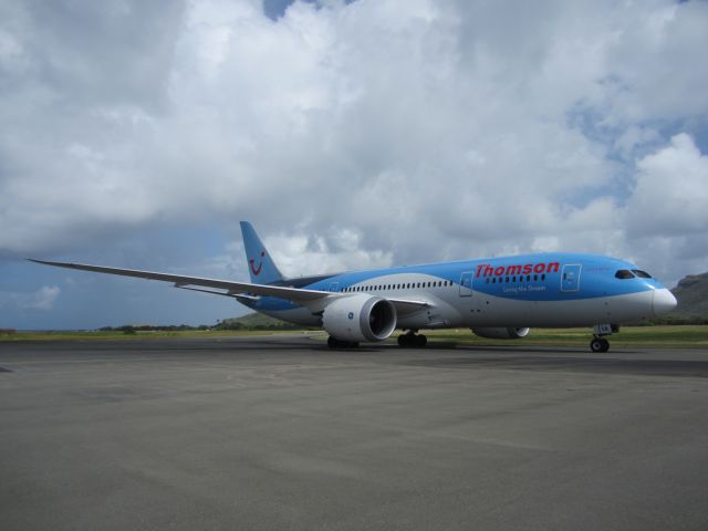 Boeing 787-8 (G-TUIA)