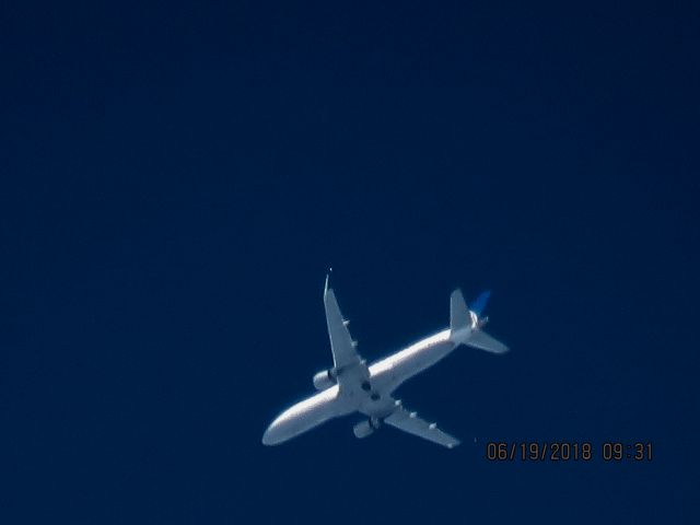 Embraer 175 (N742YX)
