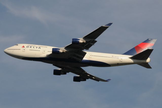 Boeing 747-400 (N665US) - Departing DTW Operating flight 134 DTW-AMS on 06-16-15