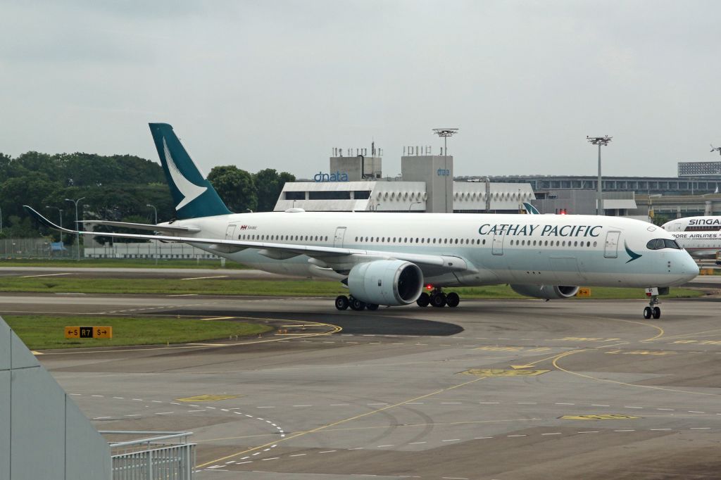 Airbus A350-900 (B-LRI)