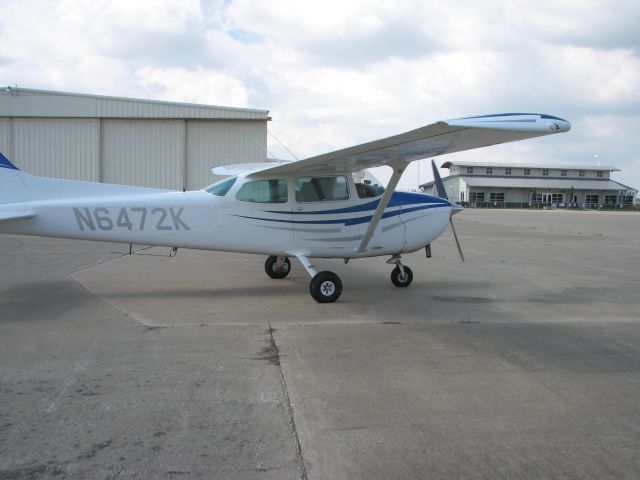 Cessna Skyhawk (N6472K)