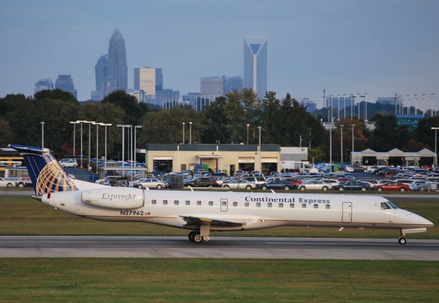 Embraer ERJ-145 (N27962) - Rolling 18C - 10/24/10