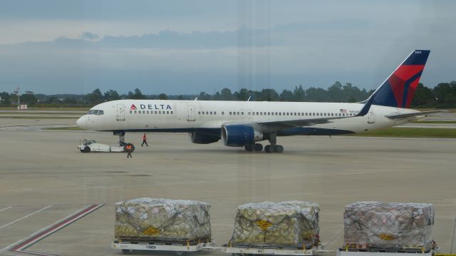 Boeing 757-200 (N554NW)