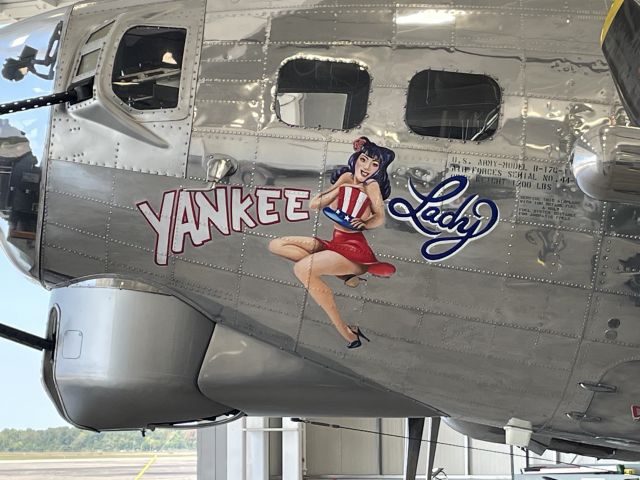 N3193G — - Yankee Lady’s nose art.