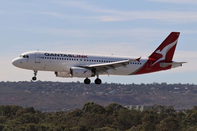 Airbus A320 (VH-JQL)