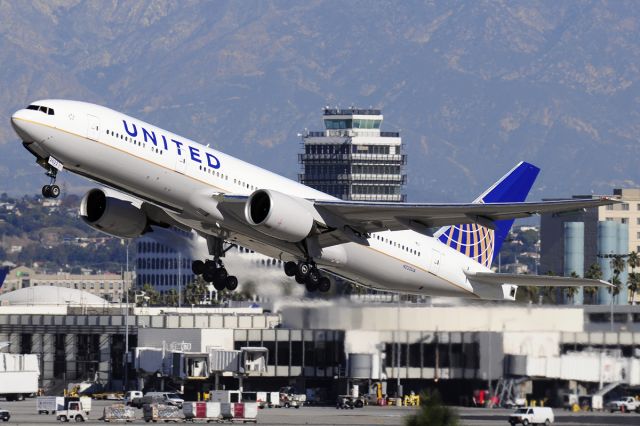 Boeing 777-200 (N222UA) - The new United/Continental paint scheme!