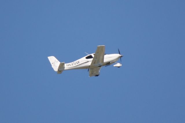 Cirrus SR-20 (N625SF) - Cirrus SR-20 (N625SF) departs Sarasota-Bradenton International Airport