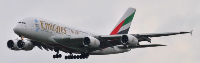 Airbus A380-800 (A6-EOD)