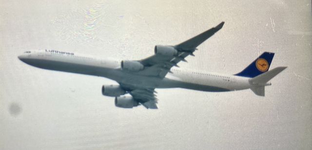 Airbus A340-600 (D-AIHY)
