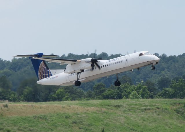 de Havilland Dash 8-400 (N332NG)