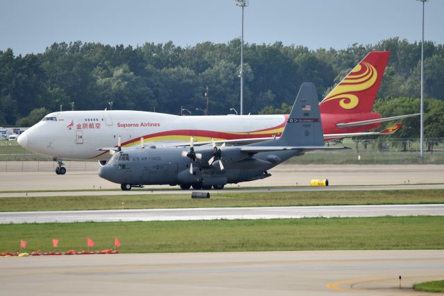 Lockheed C-130 Hercules (87-9287) - Bringing another load of Afghan refugees in from IAD. A pair of freight haulers.