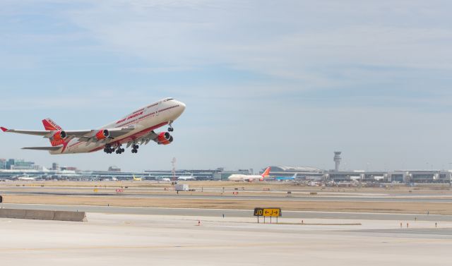 Boeing 747-400 (VT-EVB) - Leaving Toronto for Vancouver with Indian Prime Minister Narendra Modi