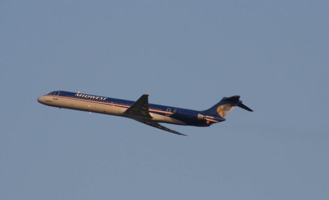 McDonnell Douglas MD-81 (N813ME)