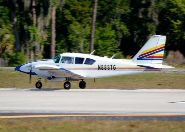 Piper Apache (N888TG) - 2014 Sun n Fun