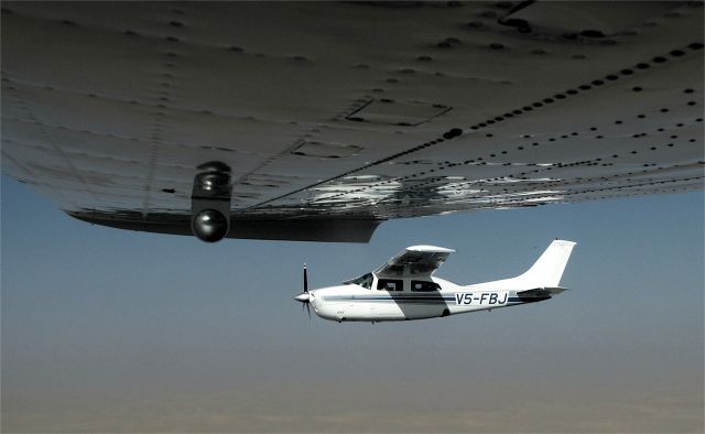 Cessna Centurion (V5-FBJ) - Another shot of V5-FBJ over the Namib Desert, Namibia