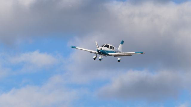 Piper Cherokee (N9506J)