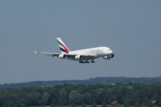 Airbus A380-800 (A6-EDK)