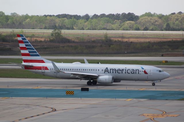 Boeing 737-800 (N810NN)