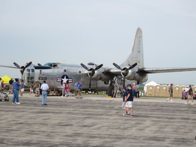 Consolidated B-24 Liberator (N2871G) - Consolidated PB4Y-2 Privateer @ "Thunder" 2015