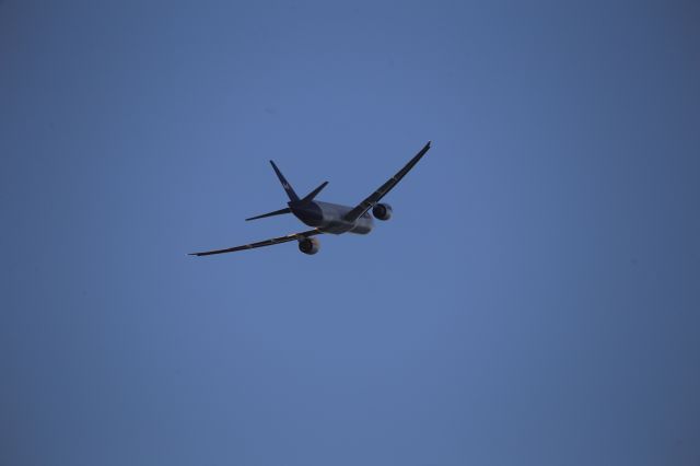 BOEING 777-200LR (N861FD)