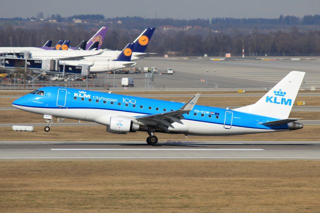 Embraer 175 (PH-EXW)