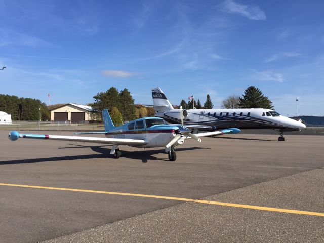 Piper PA-24 Comanche (6896P)