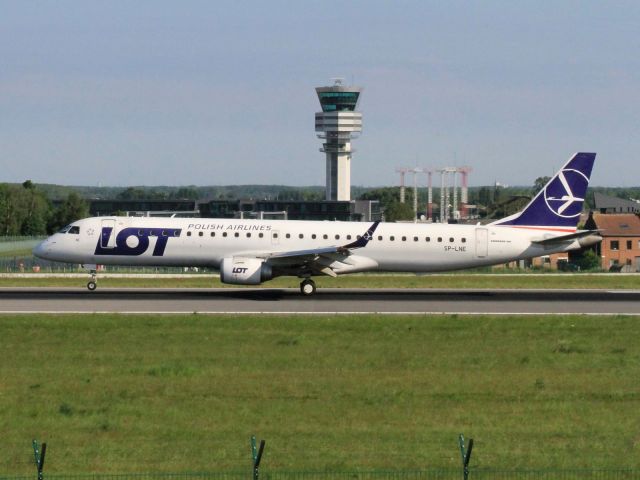 Embraer ERJ-190 (SP-LNE)