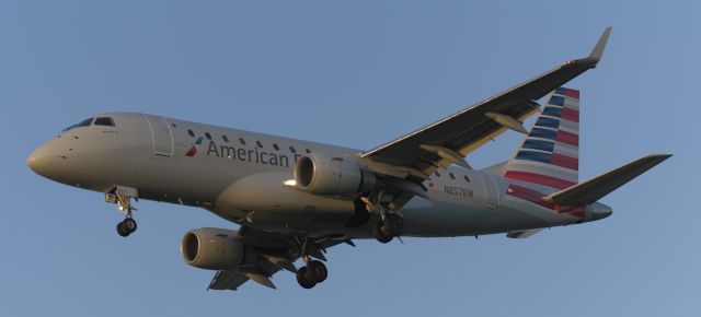 Embraer 170/175 (N857RW) - Thu 05/15/25 20:08:55 RUNWAY 31 REPUBLIC 4618 LANDING AFTER TRIP FROM LAGUARDIA KLGA