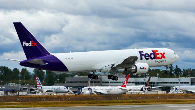 BOEING 767-300 (N187FE) - BOE644 on short final to Rwy 16R to complete an EWA flight on 8.21.20. (B767-300F(ER) / ln 1217 / cn 63118).