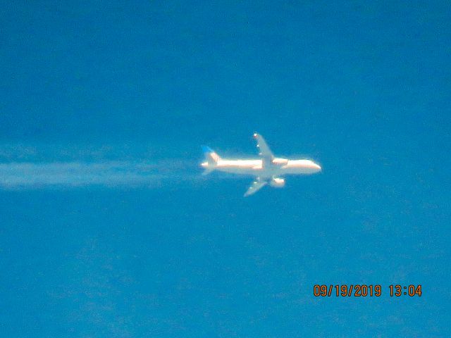 Airbus A320 (N462UA)