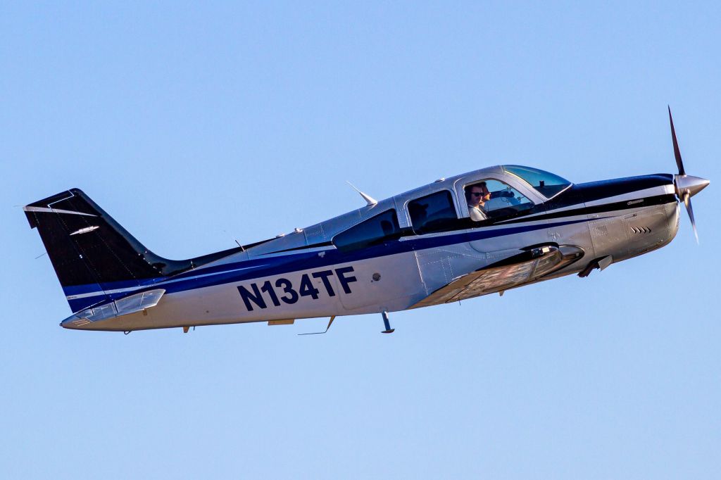 Beechcraft Bonanza (33) (N134TF)